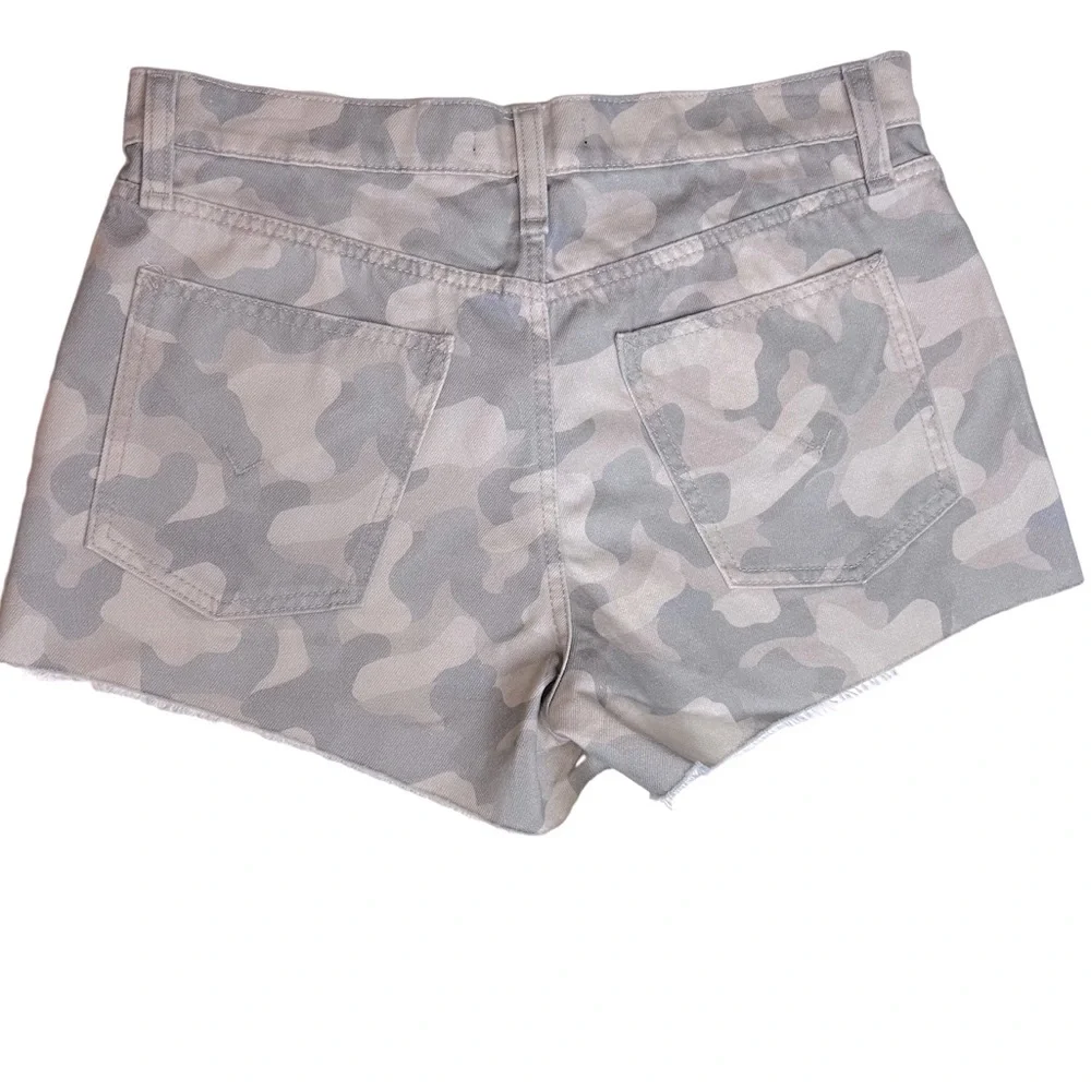 Hudson Jean Shorts Lori High-Rise Camo Raw Edge Hem Size 30 Women’s